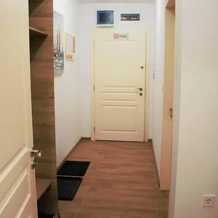 Kalisto -топ център Apartamento *